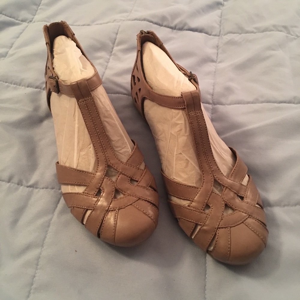 Ladies taupe open loafer style shoes